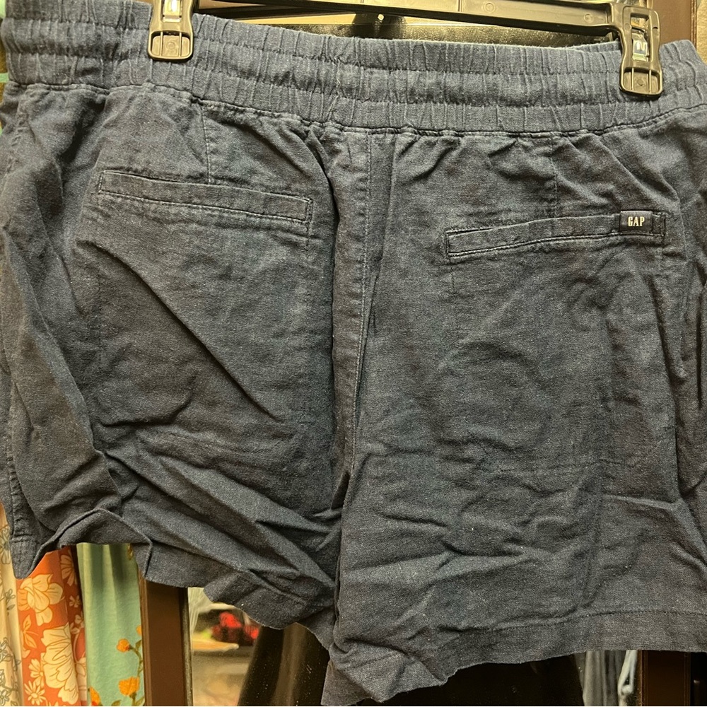 Women’s Linen Shorts - Picture 3 of 3